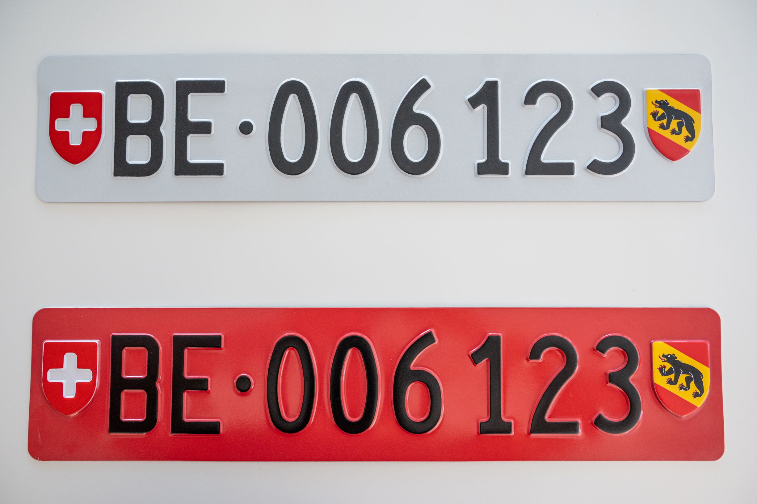 Kennzeichen wechseln - Nummernschild wechseln montieren - Auto
